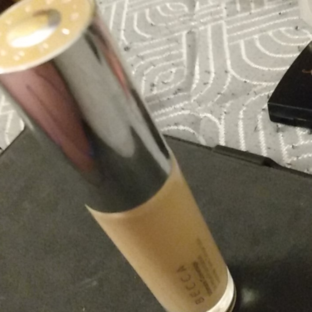 BECCA Ultimate Coverage 24H Foundation Porcelain
